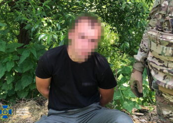 В Україні затримали ділків, які намагалися налагодити нелегальний продаж «трофейної» зброї (ФОТО)