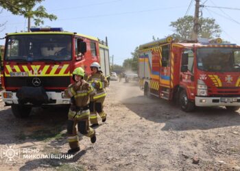 У Центральному районі Миколаєва рятувальники загасили масштабну пожежу (ФОТО)