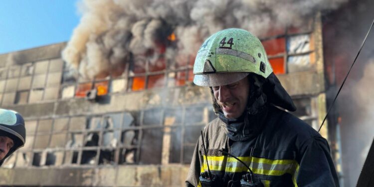 400 ударних дронів та 18 ракет випустила рф по Україні вночі –Зеленський (ФОТО, ВIДЕО)