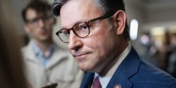 Оце і є “сюрприз” від Трампа? Спікер Джонсон висловився про послання Путіну
