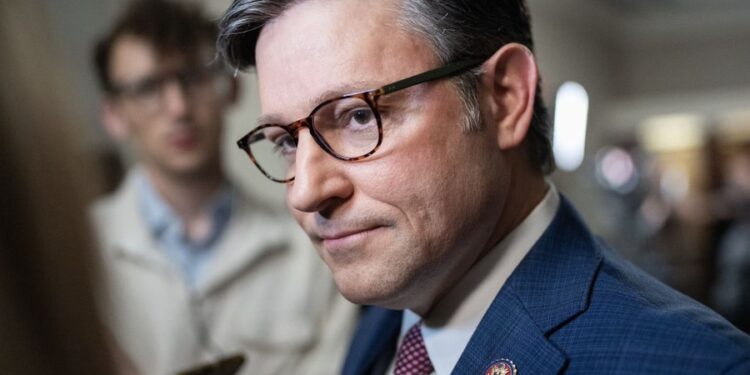 Оце і є “сюрприз” від Трампа? Спікер Джонсон висловився про послання Путіну