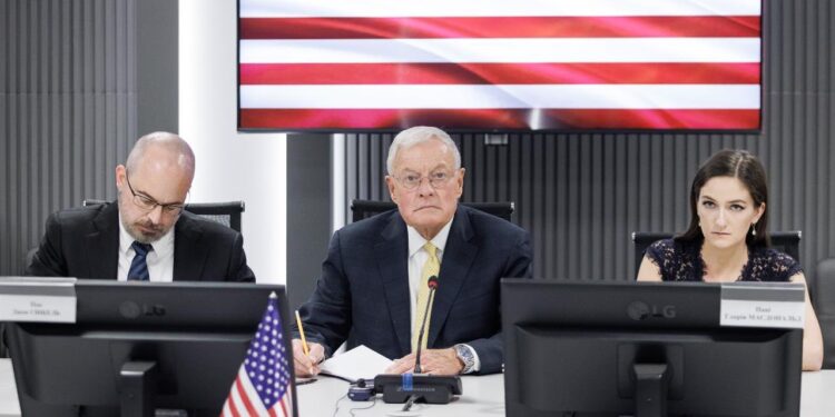 Келлог зустрівся з Умєровим, Сирським і Будановим (ФОТО)