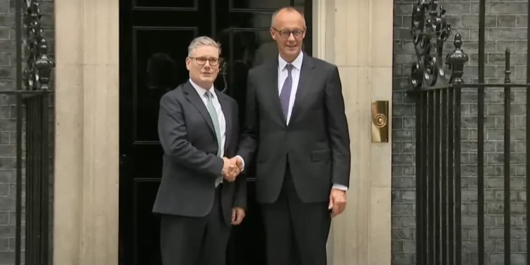 Німеччина і Британія підписали історичну оборонну угоду. Що в ній