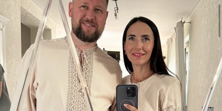 Жага до слави прокурора згубила – 2 його дружини розповіли в телешоу про “зайві” будинки та гроші (ФОТО, ВІДЕО)