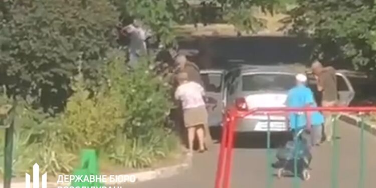 ДБР розслідує побиття військовозобов’язаного співробітниками ТЦК у Миколаєві (ВІДЕО)