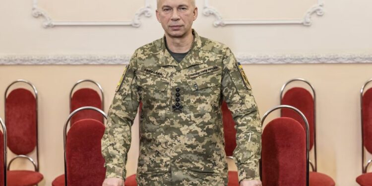 Сирський напередодні свого 60-річчя закликав Трампа надати Україні ракети більшої дальності і дозвіл бити ними по РФ