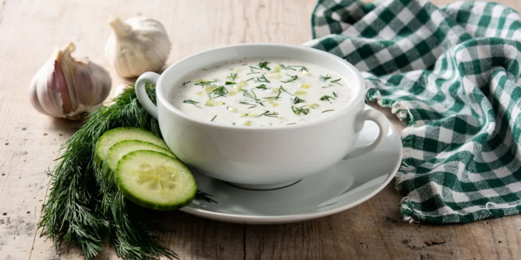 Меню на спеку – огірково-кефірний суп та намазка з кабачків (ФОТО)