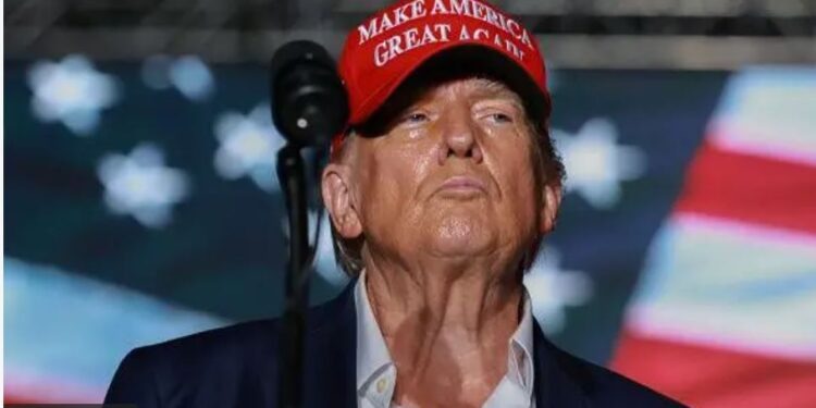 У США врешті ухвалили “великий і прекрасний” закон Трампа про податки і видатки. Чому він скандальний