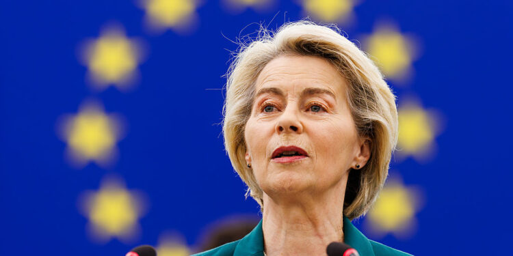У Європарламенті провалилося голосування за недовіру Урсулі фон дер Ляєн