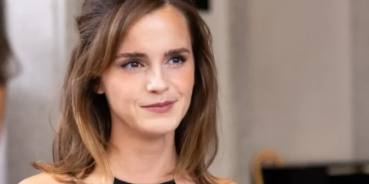 Герміону з Гіррі Поттера позбавили прав через перевищення швидкості – їхала 61 км/год