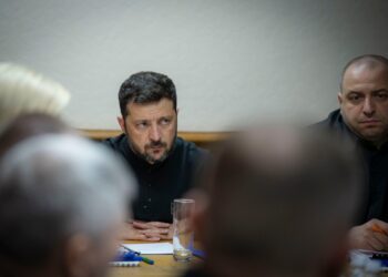 Зеленський провів нараду щодо звільнення полонених –  поза обмінами ще 555 людей (ФОТО)