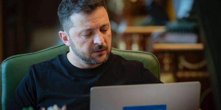 Зеленський висловив співчуття Алієву через жорстоку вбивство в РФ громадян Азербайджану