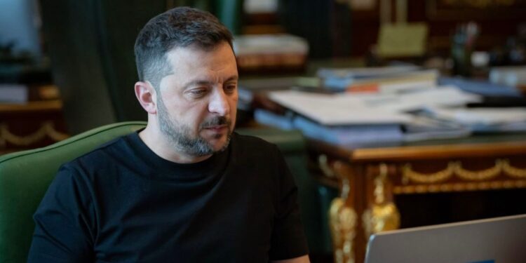 Санкції, відносини з США та громадяни України, яких фактично «викидають» з російської території, – Зеленський провів нараду з Сибігою