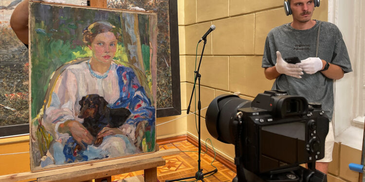 Понад 300 експонатів: у Миколаєві оцифрують унікальну музейну колекцію картин ХХ століття (ФОТО)