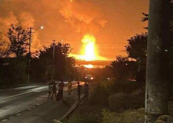 Росіяни вдарили по газогону на Одещині – з Румунії спостерігають за величезним полум’ям (ВІДЕО)