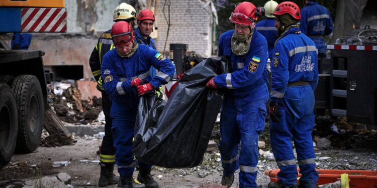 Кількість загиблих у Києві внаслідок вчорашньої російської атаки збільшилась до 31, з них 5 дітей, – Зеленський