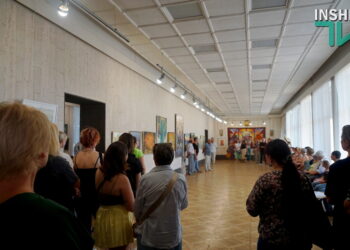 «З Україною в серці» – у Миколаєві відкрилась виставка творів мистецтва, присвячена Дню Незалежності (ФОТО)