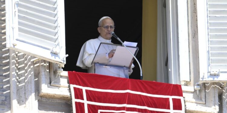 Папа Римський молився за Україну – щоб зброя замовкла