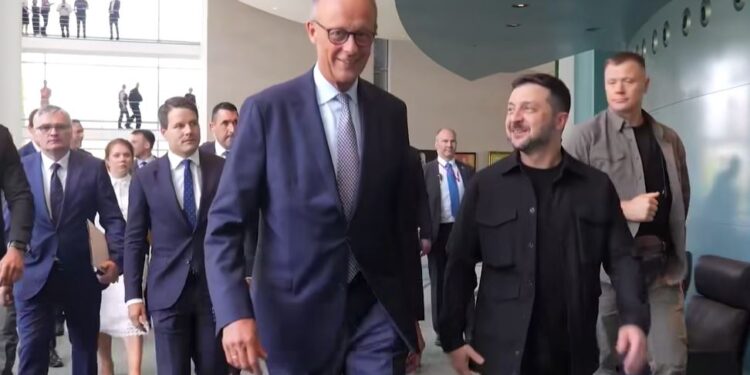 Поки Росія не робить жодних кроків до миру, необхідно продовжувати тиск, – Зеленський (ВІДЕО)