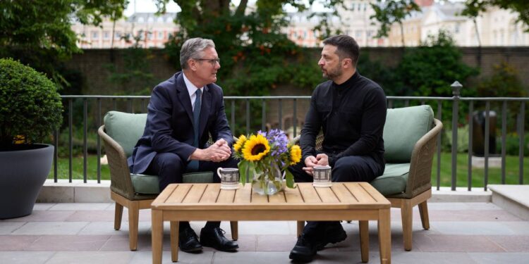 Зеленський зустрівся із Стермером – про що говорили (ВІДЕО)