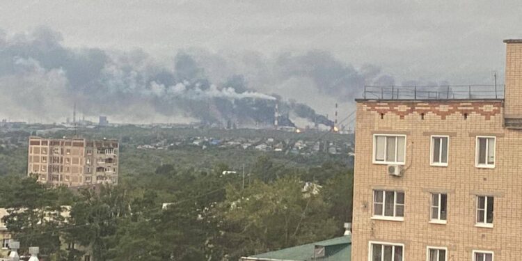 Дрони атакували НПЗ у Сизрані (ВІДЕО)