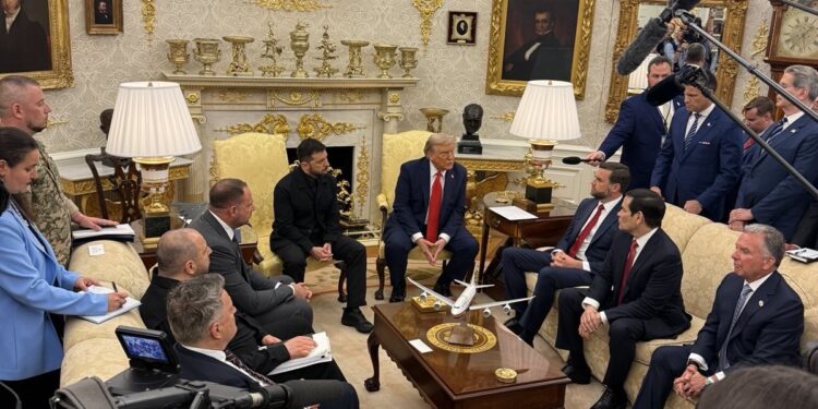 З костюмом і вдячністю тепер все було гаразд – про що до переговорів за зачиненими дверима встигли сказати пресі Трамп і Зеленський