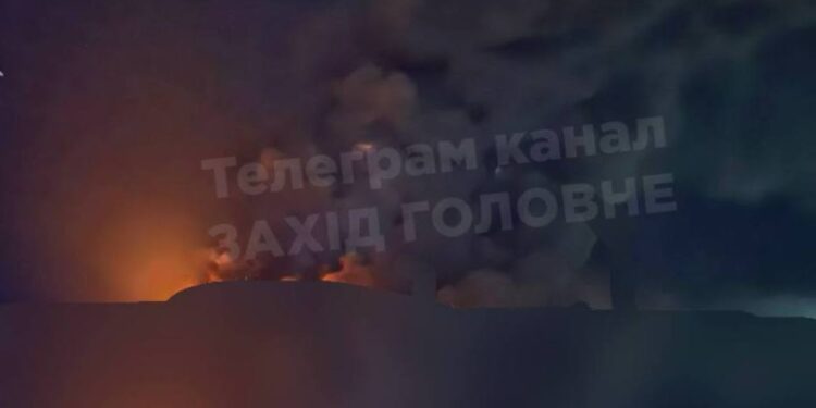 У Мукачевому ракета влучила в підприємство, 12 постраждалих