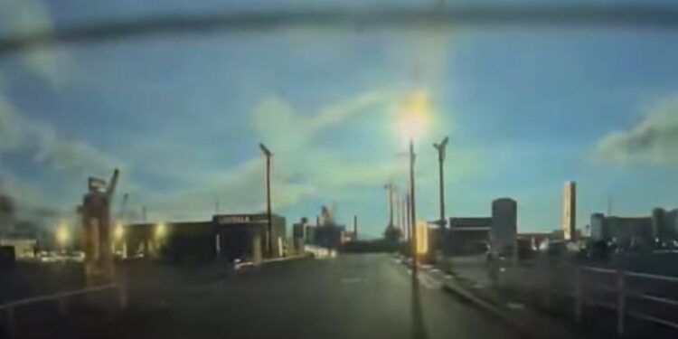 Над Японією пролетів надзвичайно яскравий метеор – було світло, як вдень (ВІДЕО)