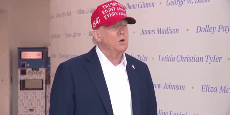 Трамп сказав, що Путін і Зеленський – це як олія й оцет…