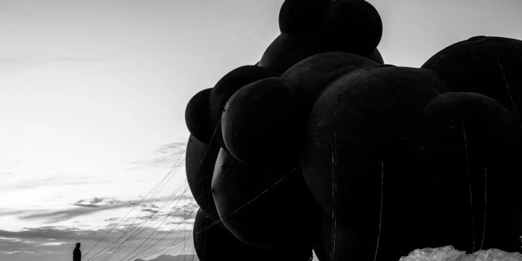 Українську інсталяцію, що символізує масштабні загрози, які насуваються на людство, на фестивалі Burning Man знищила буря