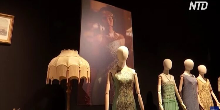 Аукціон «Абатства Даунтон» – з благодійною метою розпродають костюми та реквізит перед фінальним фільмом (ВІДЕО)