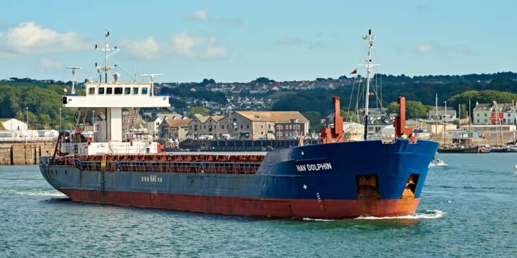 Корабель, підозрюваний у запуску російських шпигунських дронів, рухається Балтійським морем в напрямку Фінляндії