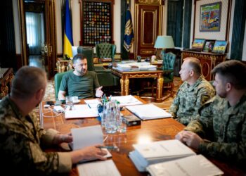 Зеленський провів нараду з військовими. Про що йшлося