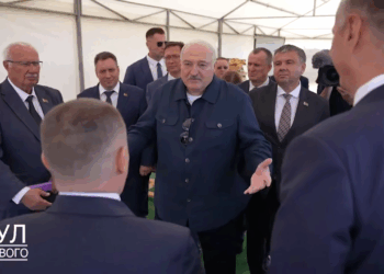 Лукашенко хвалиться, що везе в Китай на саміт ШОС картоплю – по 5 кг кожному президенту (ВІДЕО)