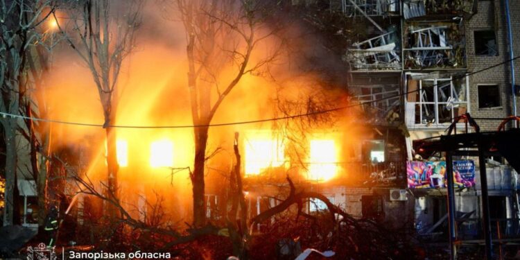 Україна пережила чергову ракетно-дронову атаку, у Запоріжжі загиблий і поранені (ФОТО, ВІДЕО)