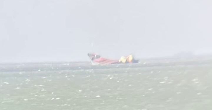 Під Одесою на міні підірвалося цивільне судно (ВІДЕО)