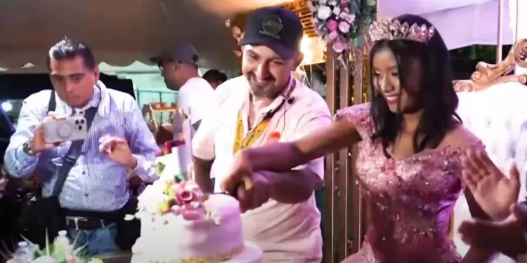 Як у казці. У Мексиці до бідної дівчини не прийшли гості, її батько, щоб їжа не пропала, запросив всіх, і сталося неймовірне (ФОТО, ВІДЕО)