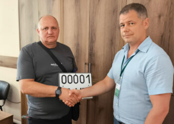 Перша ластівка: автокран KATO – вже на обліку в сервісному центрі МВС Миколаєва (ФОТО)