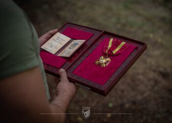 Миколаївські десантники, які відзначились в боях, отримали державні нагороди (ФОТО)