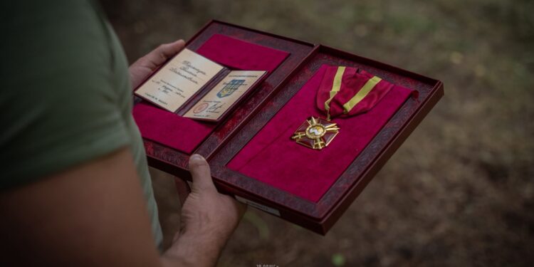 Миколаївські десантники, які відзначились в боях, отримали державні нагороди (ФОТО)