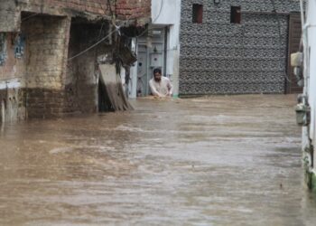 Внаслідок повеней, спричинених мусонними дощами, в Пакистані вже 321 загиблий (ФОТО)