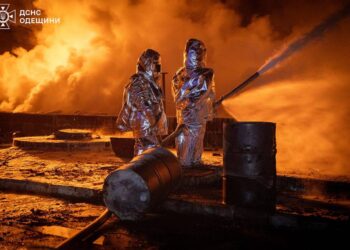 В Одесі ворог атакував термінал Нової пошти і, ймовірно, Сокар (ФОТО)