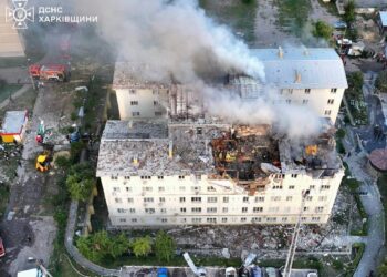 “Показовий удар” – Зеленський відреагував на російський обстріл України в день переговорів (ФОТО, ВІДЕО)