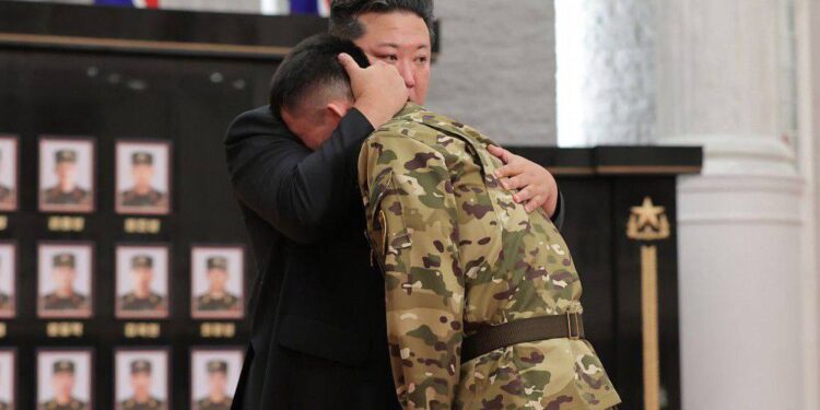 Кім Чен Ин нагородив військових за участь у війні проти України. І показав загиблих (ФОТО)