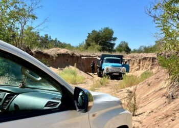 У Балабанівському урочищі поблизу Миколаєва затримали чергових піщаних браконьєрів (ФОТО)