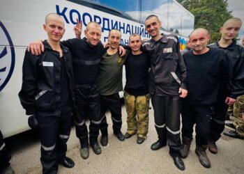 Сьогодні Україна повернула з полону військових і цивільних , серед звільнених – ексмер Херсону (ФОТО)