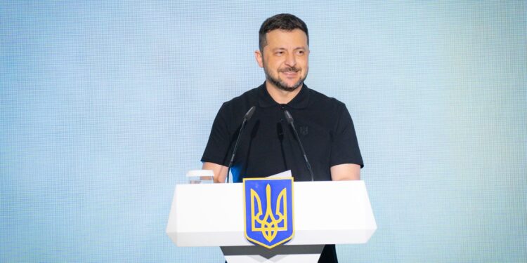 Зеленський запропонував змінити обмеження на виїзд чоловіків за кордон з 18 років на 22