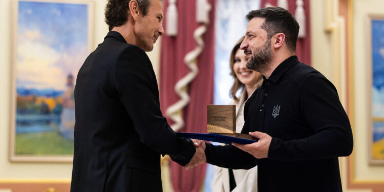 Зеленський вручив відзнаки «Національна легенда України» (ФОТО)