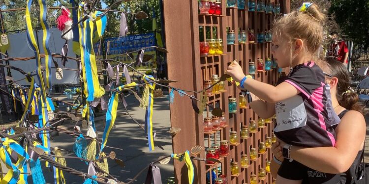 Міжнародний день зниклих безвісти – у Миколаєві відбулась акція-нагадування (ФОТО)