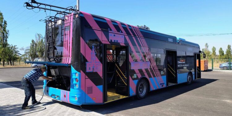 Запрацювала зарядна станція для тролейбусів у Корабельному районі Миколаєва, яка буде обслуговувати нові маршрути (ФОТО)